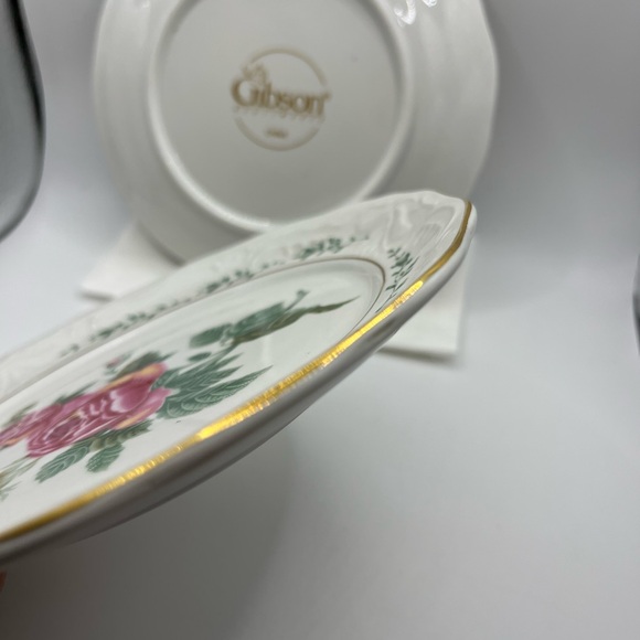 Gibson Housewares China Retired Set of 2 Victorian Rose Salad/Dessert Plates - Picture 8 of 10